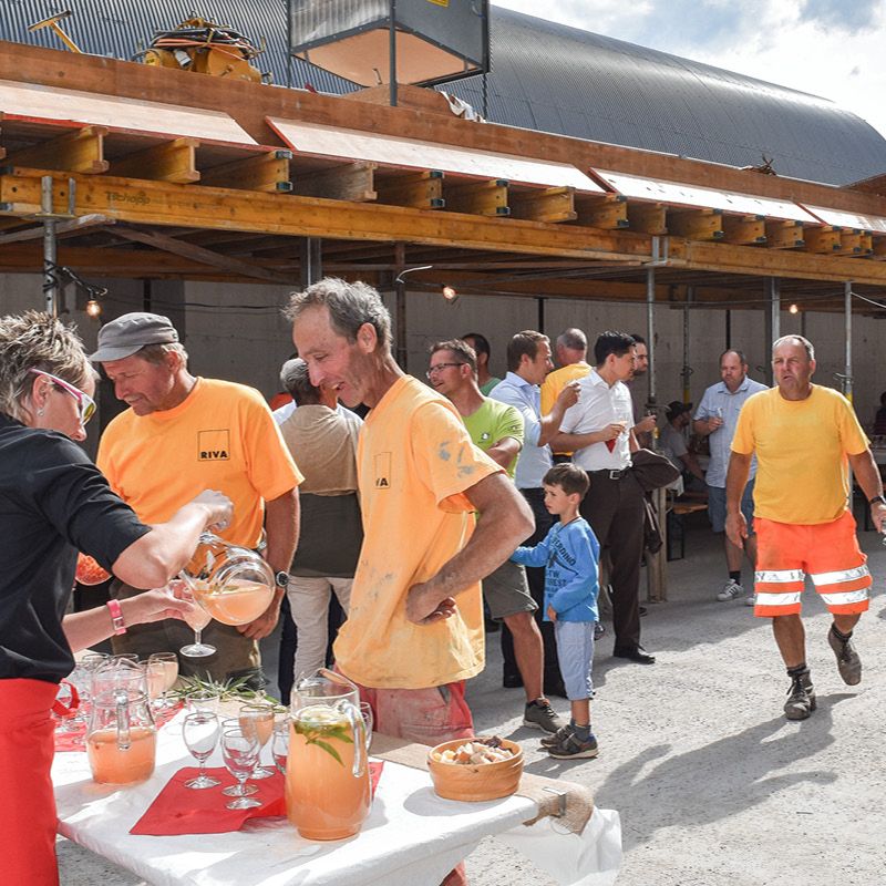 Aufrichtefeier auf der Baustelle Windleten.